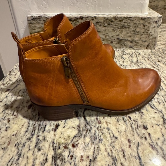 Lucky Brand Women’s Basel Bootie 7 - Picture 4 of 6